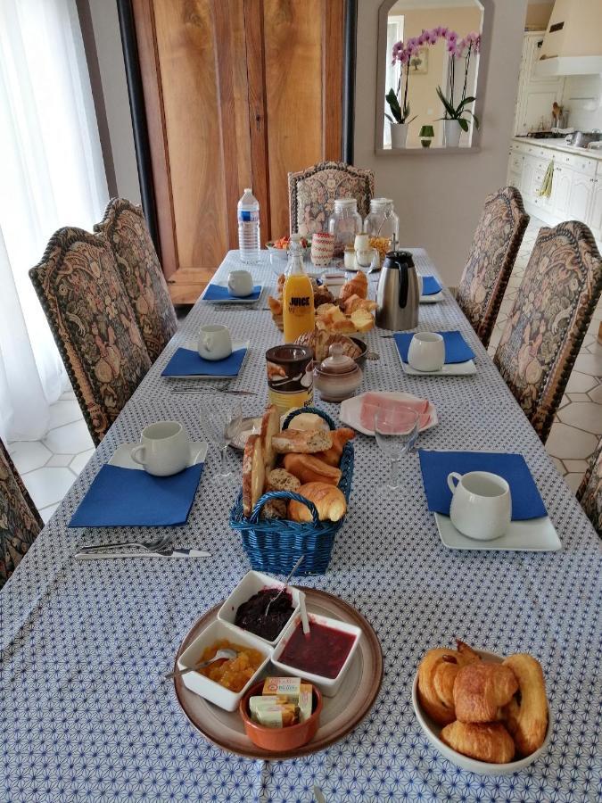 Chambre Et Table D'Hotes Villa Pomponette Nans-les-Pins Kültér fotó